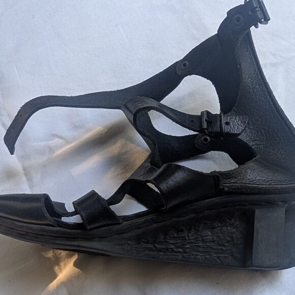 TRIPPEN Tarantula black sandals EXCELLENT condition sz 7.5/38 - Picture 11 of 14